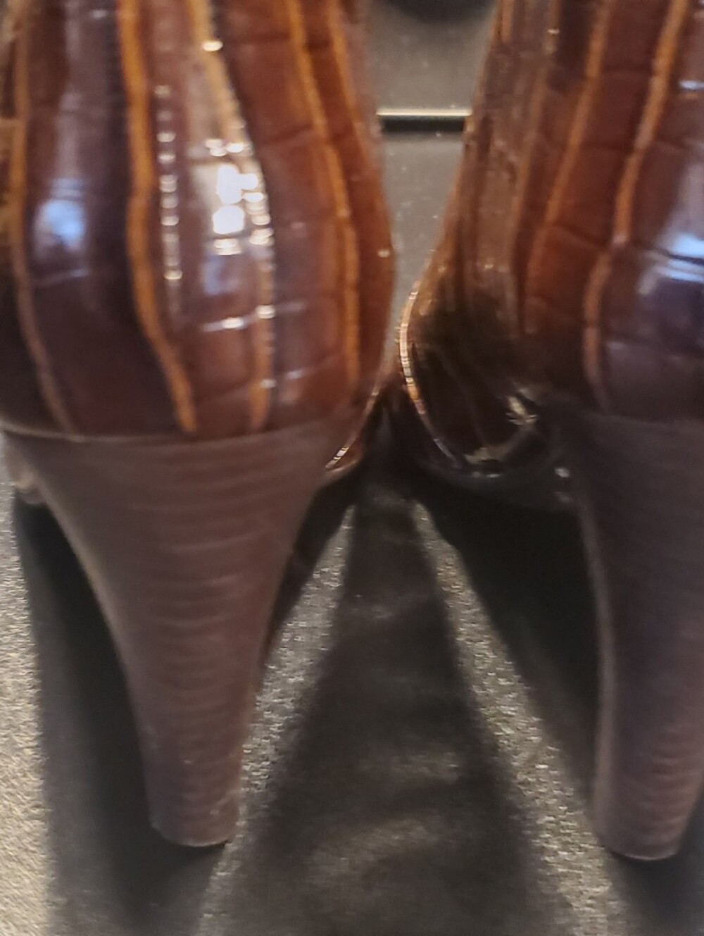 Via Spiga Gator Heels Brown Size 6 - Picture 5 of 8